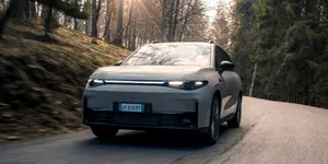 Leapmotor prezintă o actualizare pentru crossover-ul C10 pentru anul 2027. Actualizări numeroase aduse sistemului de propulsie și noi dotări tehnologice