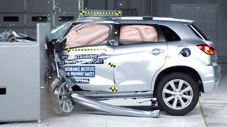 VIDEO crash-test: SUV-urile nu sunt atât de sigure pe cât credeaţi