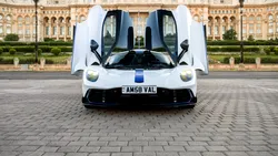 Versiunea decapotabilă a Aston Martin Valhalla va debuta spre finalul toamnei. Ce știm până acum?