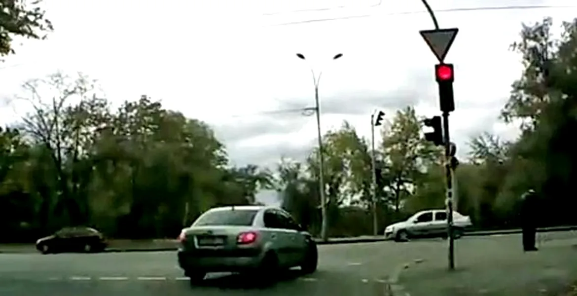 VIDEO: a trecut pe roşu…, iar urmarea a fost neaşteptată!