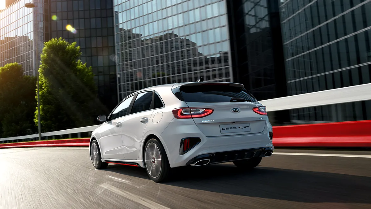 Noul Kia Ceed GT îşi face debutul la Salonul Auto Paris 2018 - GALERIE FOTO 