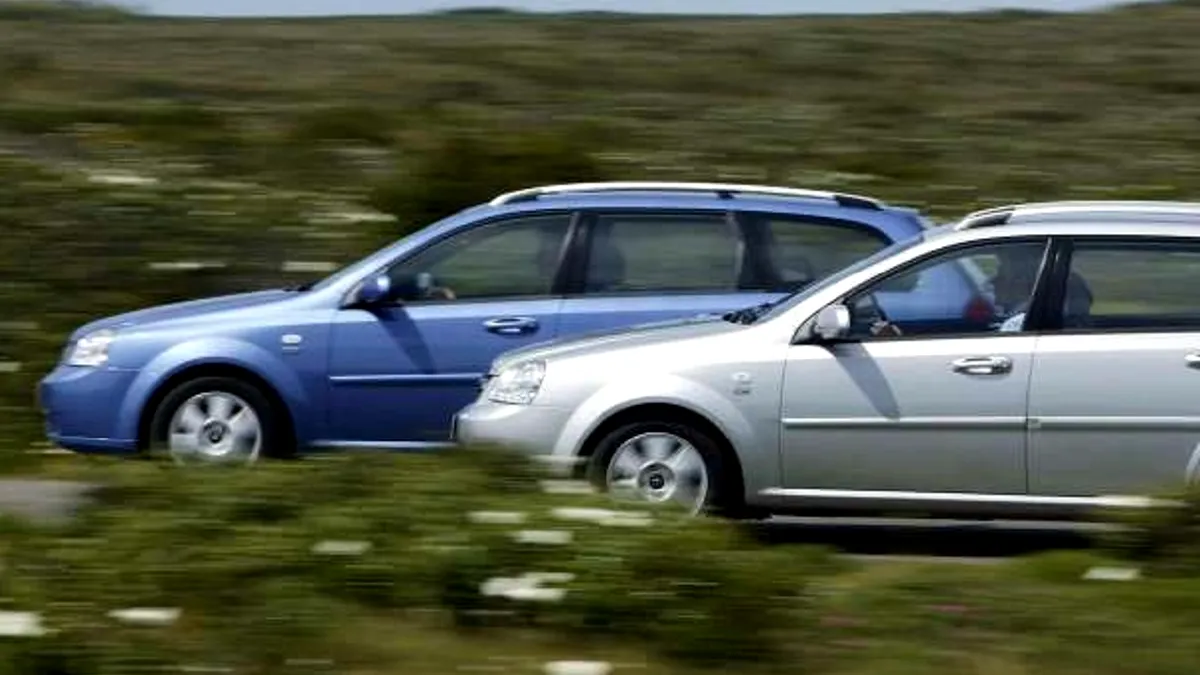 Uită de benzină sau motorină. S-a inventat maşina care merge cu apă, oţet şi cola - VIDEO