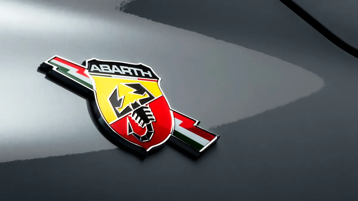 Fotografii cu noul Abarth 500 au apărut pe internet chiar înainte de prezentarea oficială