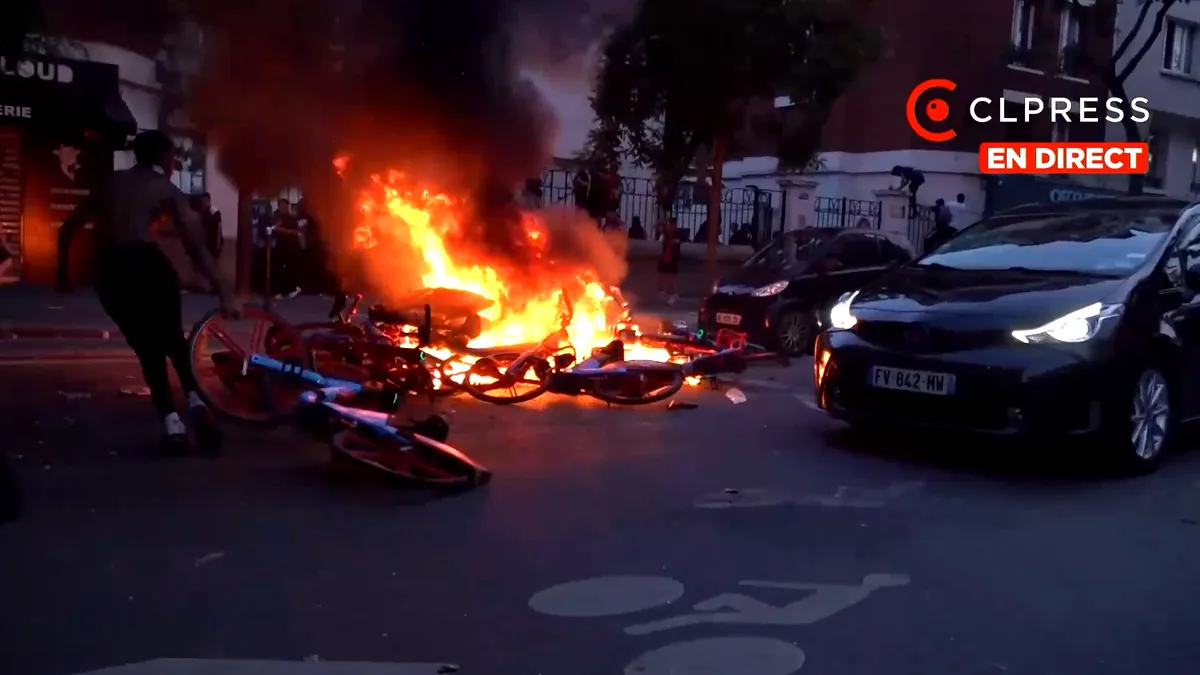 Fanii echipei de fotbal PSG au devastat Parisul, după finala cu Arsenal. Biciclete și mașini au fost folosite de fanii parizienilor în luptele cu forțele de ordine