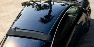 Nissan Ariya cu panouri solare integrate în caroserie. Câtă autonomie poate câștiga zilnic