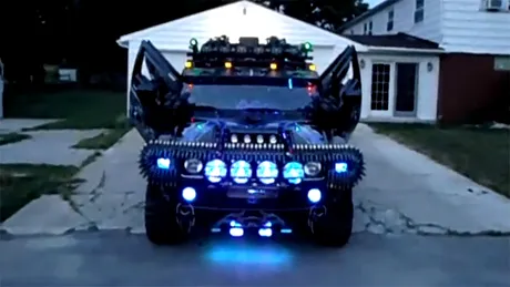 Tuning pentru sfârşitul lumii: Hummer H2 „Black Knight”