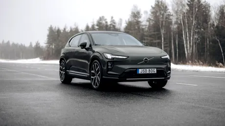 Volvo începe livrările pentru SUV-ul electric EX60. Cât costă în România rivalul suedez al lui BMW iX3?
