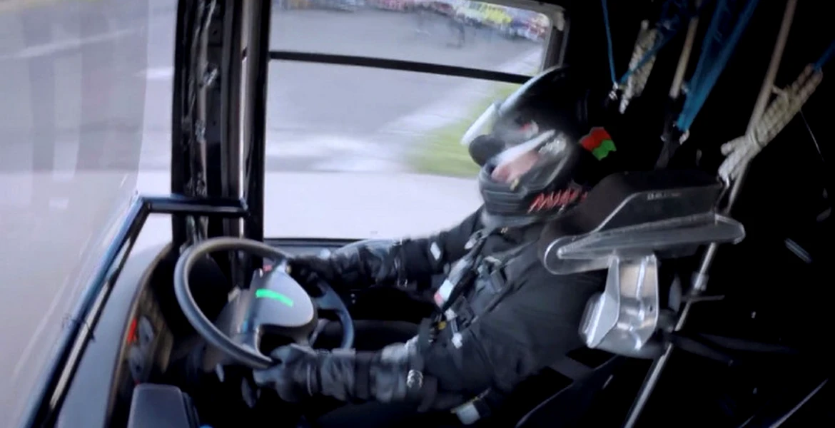 VIDEO: Cum au arătat pregătirile pentru recordul la săritura în lungime cu camionul