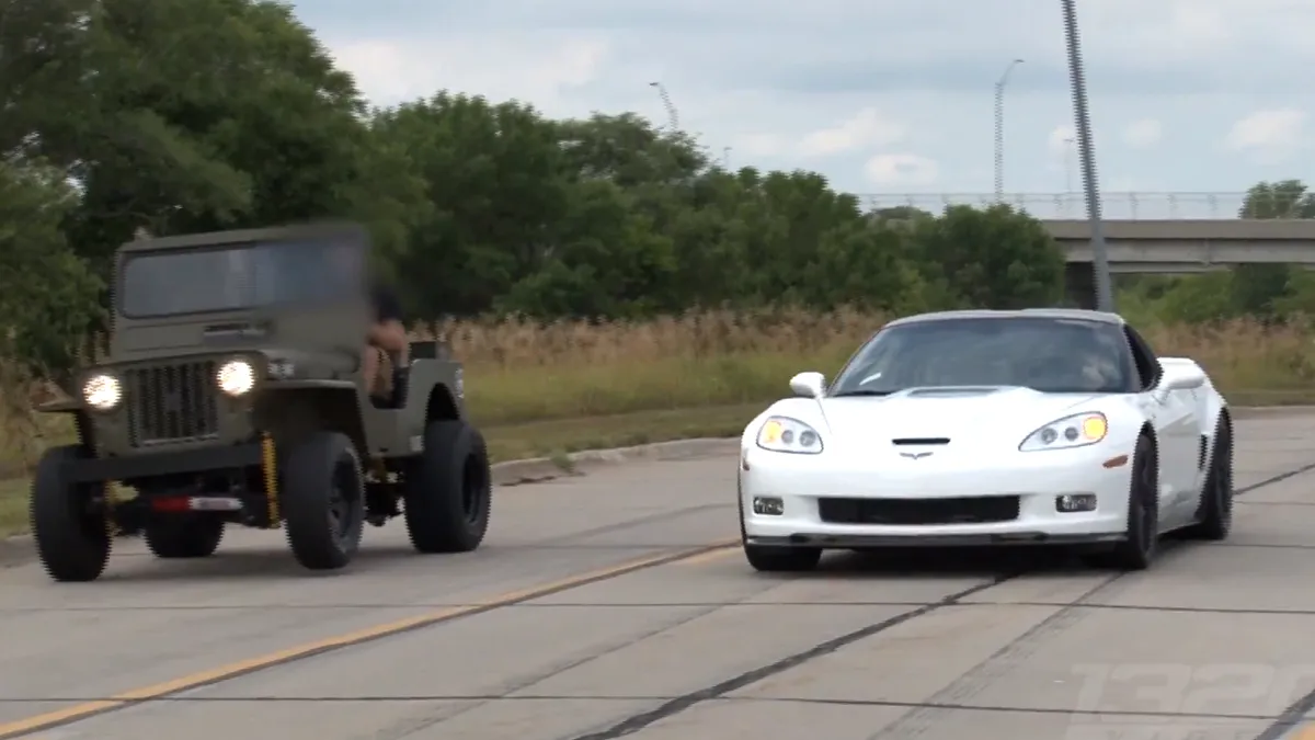 Liniuţe: Un Willys Jeep vs. Corvette ZR1