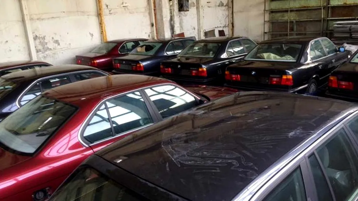 11 maşini BMW Seria 5, care nu au fost conduse niciodată, descoperite într-un depozit din Bulgaria - GALERIE FOTO
