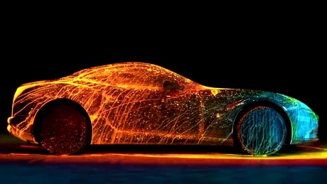Ferrari California T îşi etalează formele în lumină UV