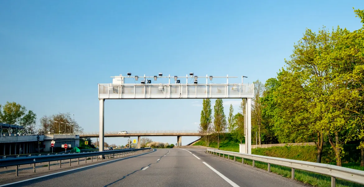Radare fixe montate pe autostrăzi și DN 1. În ce stadiu este proiectul?