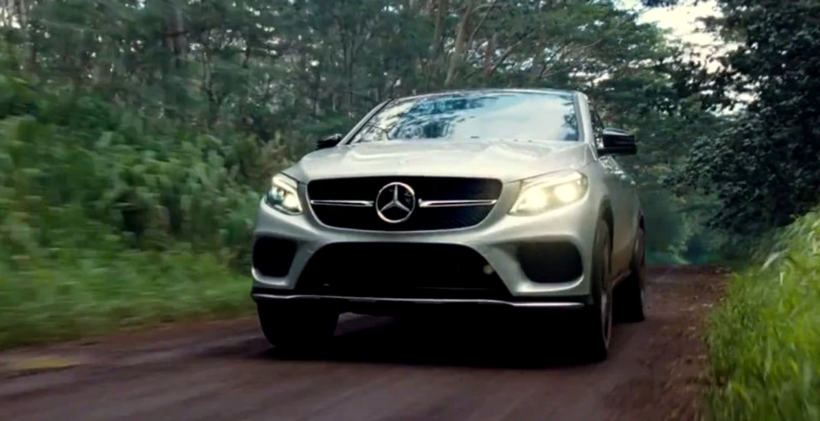 VIDEO: Mercedes-Benz îşi face reclamă alături de dinozaurii din Jurassic World