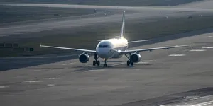 Criză de combustibil pe aeroporturi din Italia. Restricții temporare pentru zboruri civile înainte de Paște