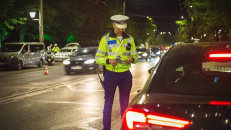 Noapte cu dosare penale pe străzile Capitalei: șoferi băuți și cu permis suspendat, prinși de Brigada Rutieră