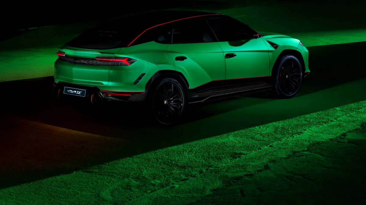 Lamborghini lansează cel mai personalizabil Urus. Versiunea Tettonero Capsule este limitată la 630 de unități