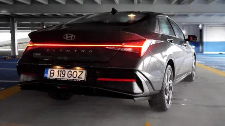 Sedan sau coupe? Noul Hyundai Elantra schimbă regulile jocului în lumea mașinilor compacte