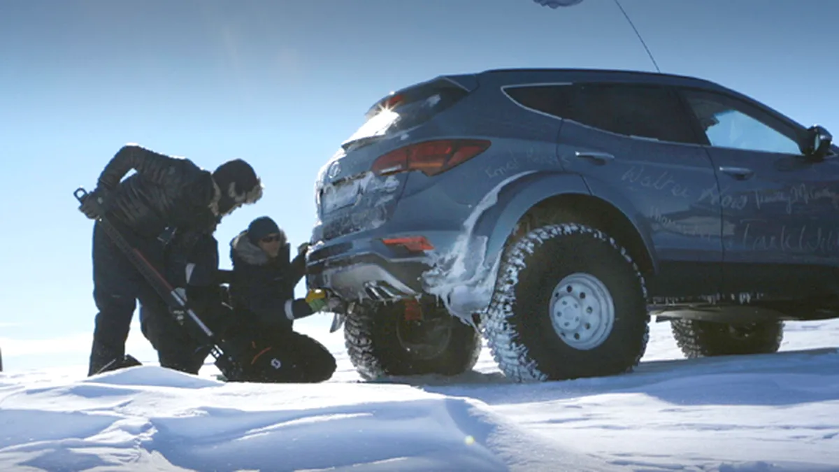Temerar nebun - Hyundai Santa Fe a traversat Antarctica [VIDEO]
