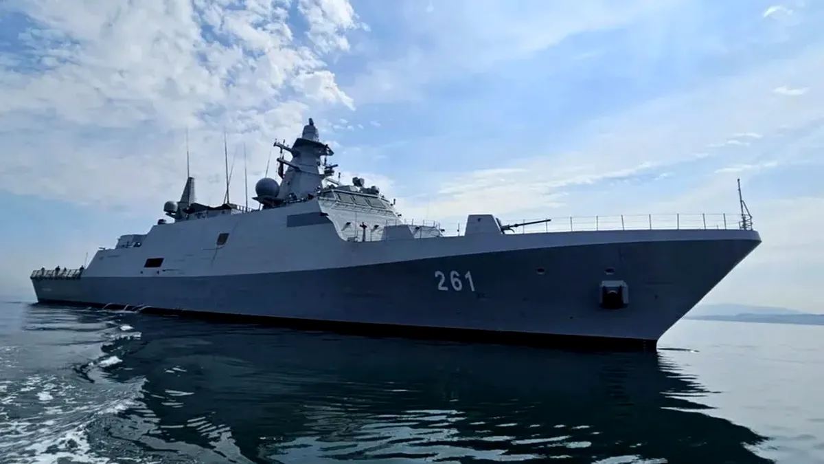 Ministrul Apărării român revine în țară de la Summitul NATO de la Ankara la bordul corvetei Hisar cumpărate din Turcia. Va prelua oficialul cârma?