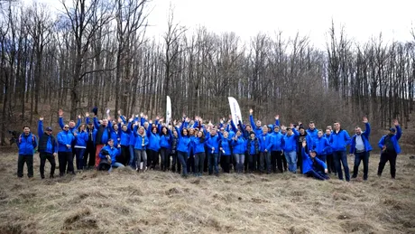 Peste 100 de voluntari ai Fundației Țiriac și Țiriac Auto au plantat 5.000 de copaci