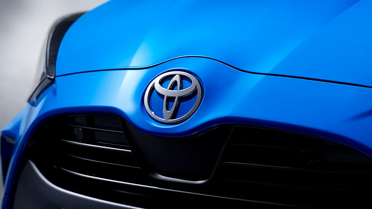 toyota-yaris-hybrid-primeste-imbunatatiri-de-la-siguranta-si-instrumentar-la-motorizare 7 