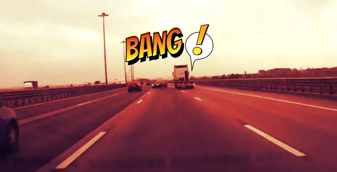 VIDEO: Un TIR trimite două maşini în parapet, pe autostradă