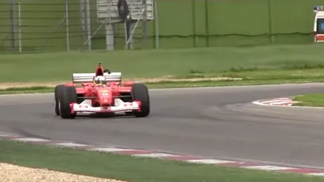 Maşina de Formula 1 în care Michael Schumacher a câştigat titlul mondial din 2002 este scoasă la vânzare - VIDEO