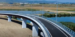 Video – Lucrări intense la nodurile rutiere Bacău-Sud și Bacău-Nord. Centura Bacău va fi conectată cu sectoarele Răcăciuni – Bacău și Săucești – Trifești