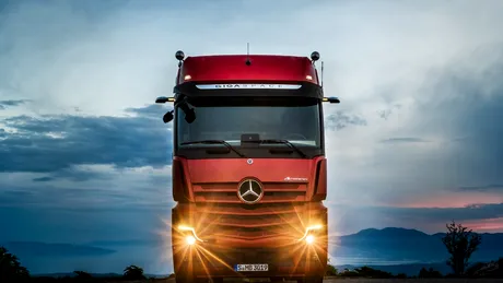 Premiera mondială a noului Actros. Mercedes-Benz introduce conducerea semi-autonomă în producţia de serie - GALERIE FOTO