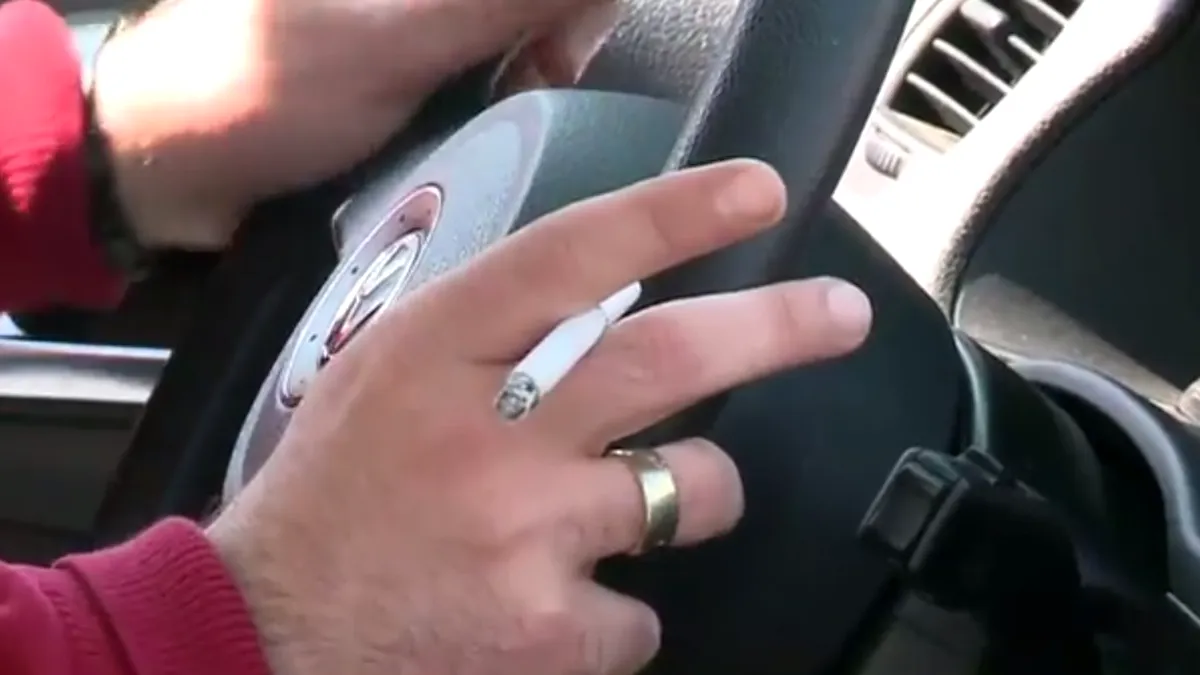Legea antifumat se aplică şi în maşină? Află cine sunt afectaţi şi ce amenzi riscă. VIDEO