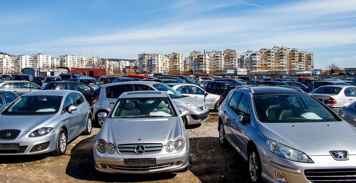 Controale la vânzătorii de mașini. Ce trebuie să știe cumpărătorii de mașini second hand