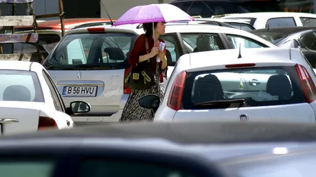 Cât este de periculos să-ţi laşi copilul singur în maşină, în soare?