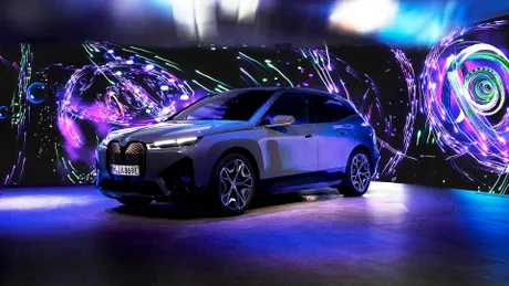 CES 2022: BMW aduce arta digitală în noul SUV electric iX M60 (cu video)