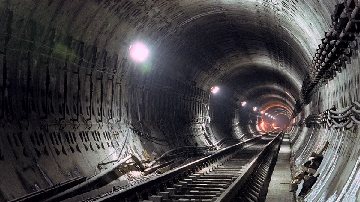 Proiectarea unor stații întârzie începerea excavărilor la metroul din Cluj