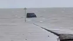 Video / Curier Amazon, ghidat de GPS direct în mare