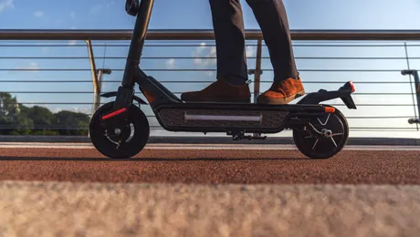 Tragedie în București: o femeie de 35 de ani și-a pierdut viața după un accident cu trotineta electrică pe Bd. Unirii