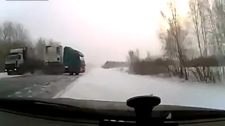 Când din faţă îţi sare un camion... VIDEO