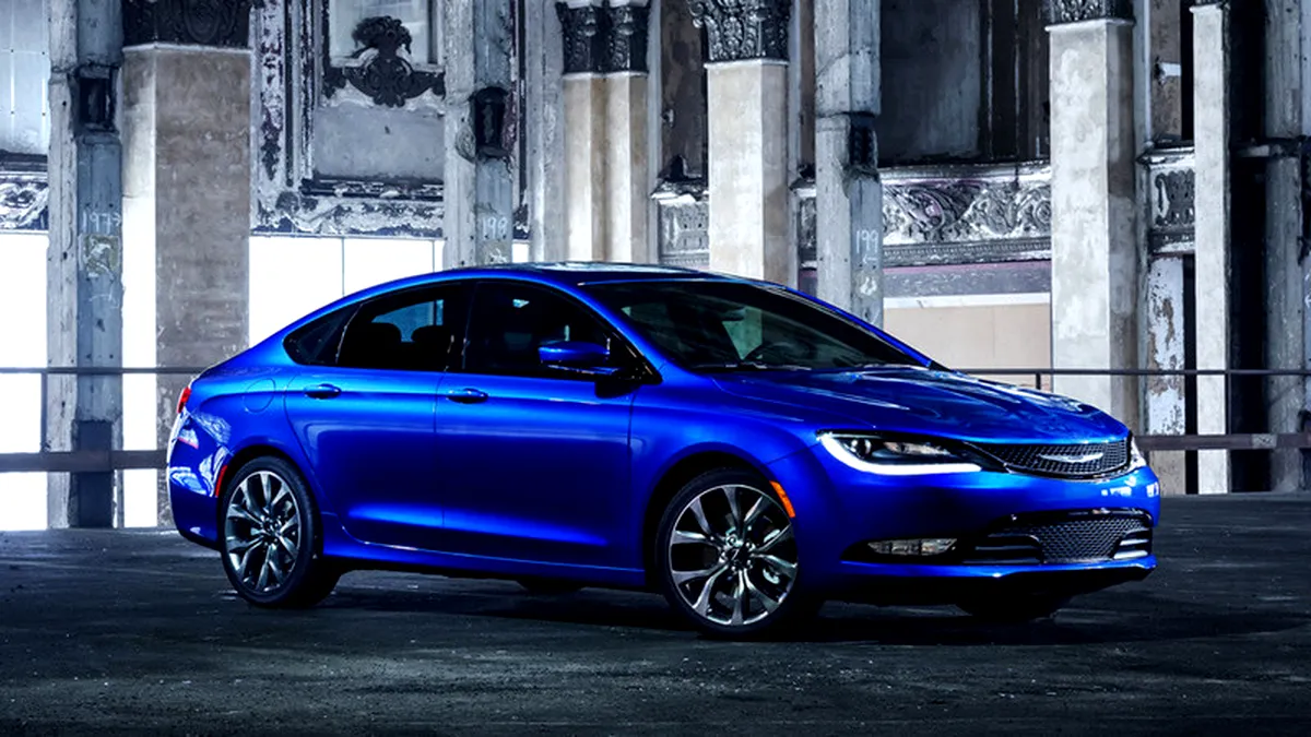 Primele imagini cu noul Chrysler 200. UPDATE