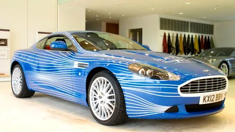 Fanii Aston Martin de pe Facebook şi-au creat propriul DB9