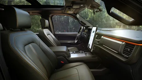 Ford recheamă în service peste jumătate de milion de SUV-uri. O piesă din interior a provocat rănirea a 65 de persoane