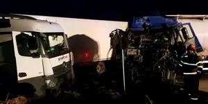 Accident rutier între două TIR-uri pe E85 – FOTO