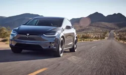 Elon Musk declară că Tesla va prezenta vehiculul RoboTaxi în luna august a acestui an