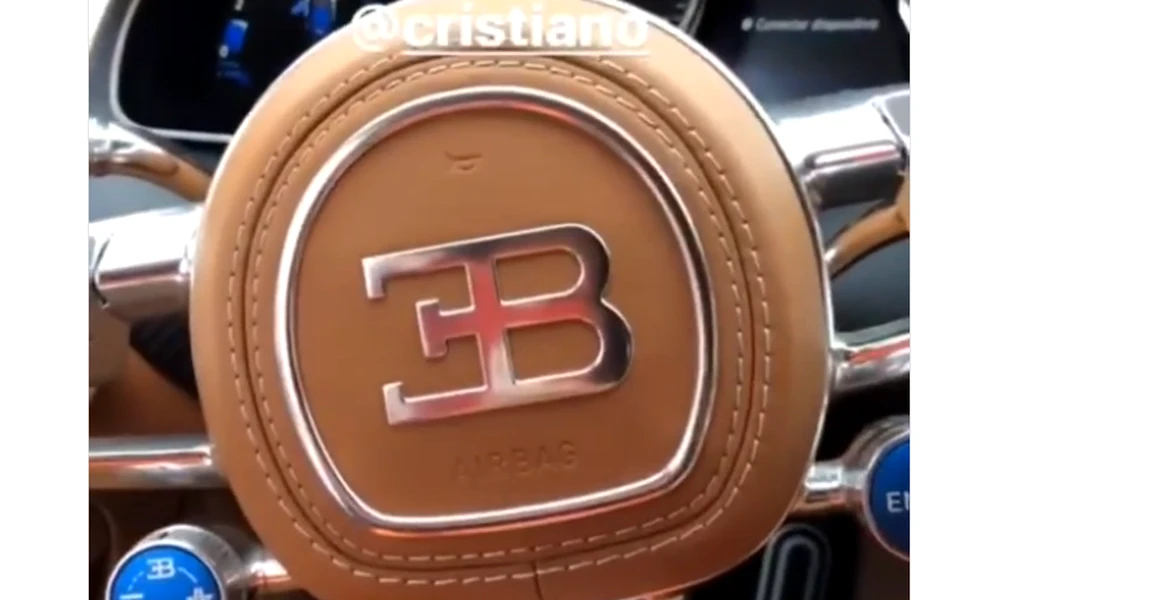 Cristiano se agită panicat în jurul maşinii (video)