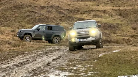 Land Rover Defender în off-road: SUV-ul britanic își păstrează abilitățile tot-teren - VIDEO