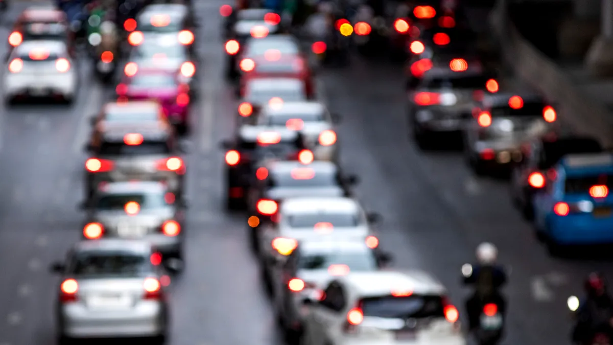 Ambuteiaje: Bucureștenii au pierdut peste 7 zile în trafic anul trecut. Măsurile luate de autorități nu dau rezultate