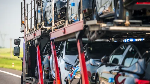 Înmatriculări 2025: Autoturismele second-hand înregistrează creșteri în România, în timp ce modelele noi scad
