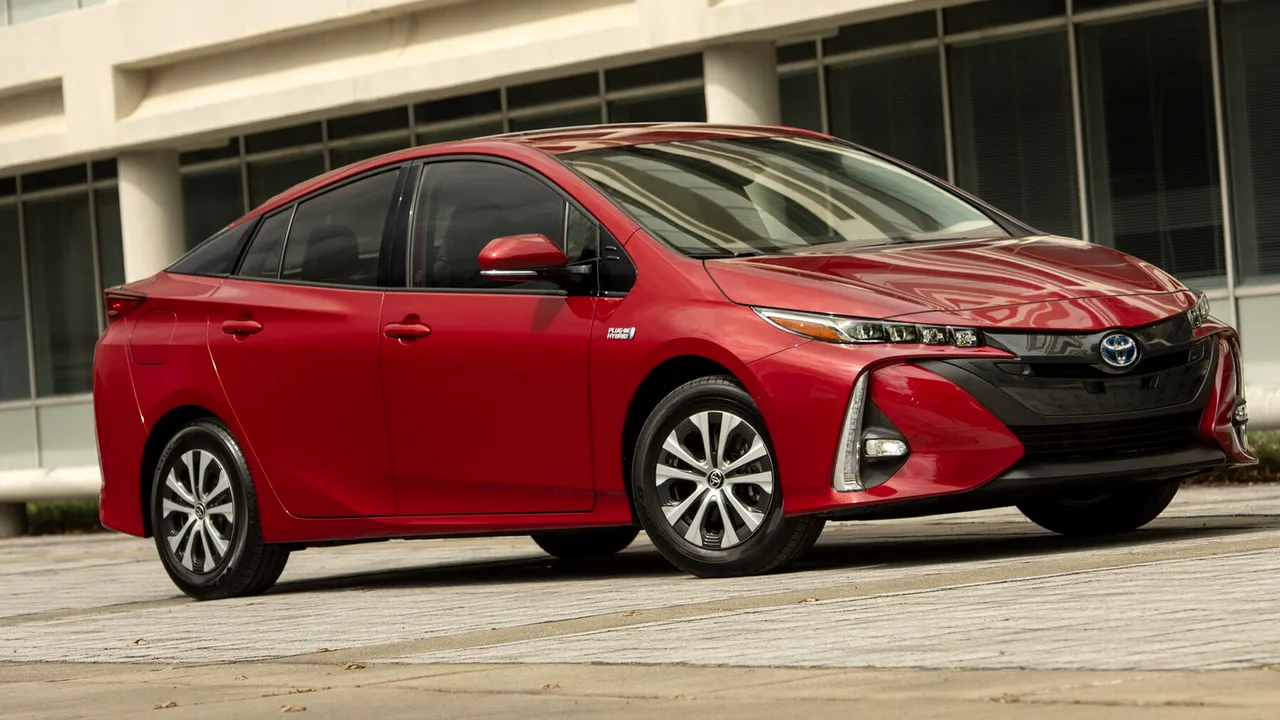 2021-Toyota-Prius-Prime 
