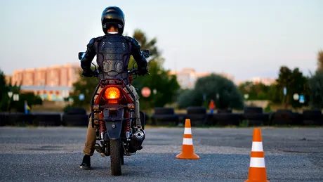 Care este vârsta minimă la care poți obține permisul pentru motocicletă în 2023: categoriile A, A2, A1 și AM