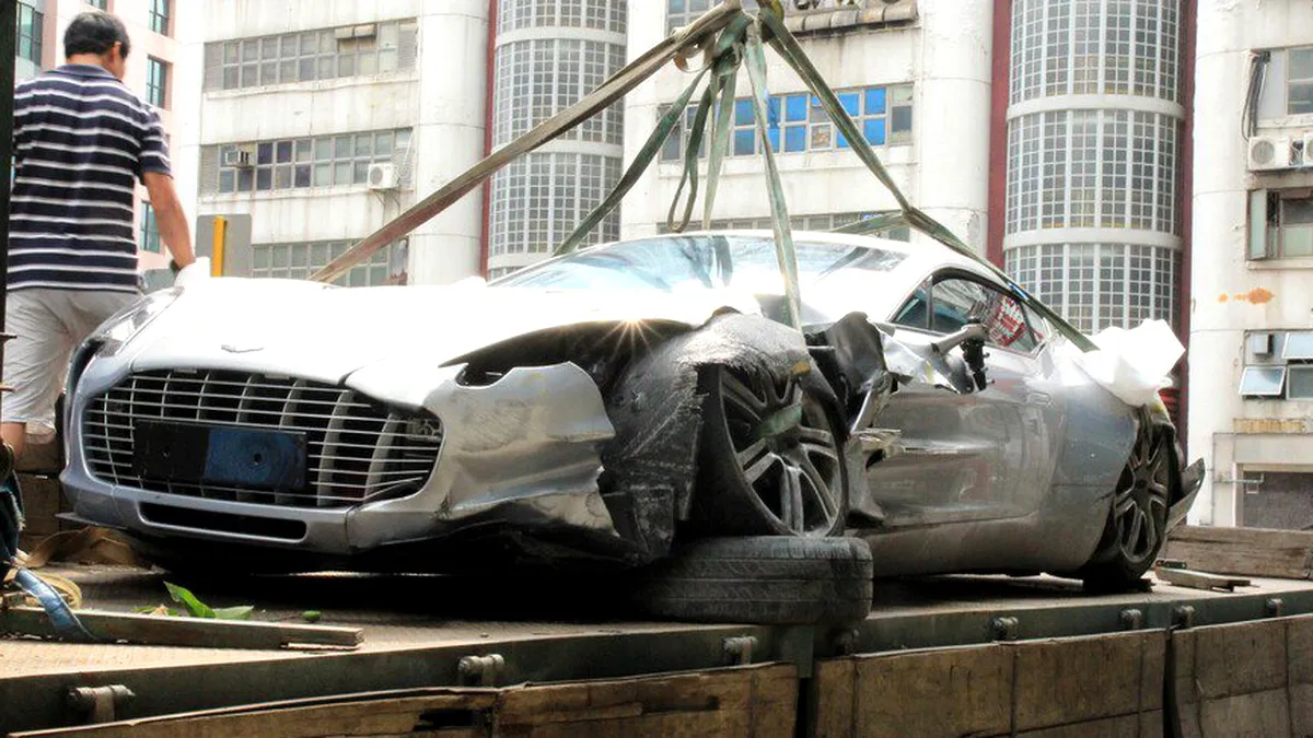 Primul accident cu Aston Martin One-77