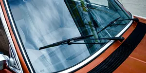 Experții din Islanda vin cu o soluție neașteptată pentru șoferii care se confruntă cu gheața și condensul de pe parbriz